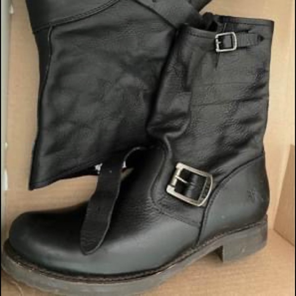 Frye Veronica Shortie